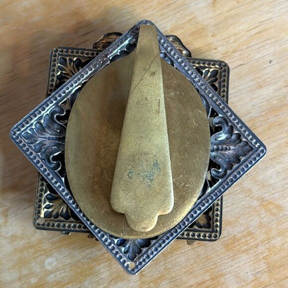 Vintage Folk Art Noah’s Ark Mixed Metal Elephant and Mixed Animals Money Clip - Picture 4 of 7